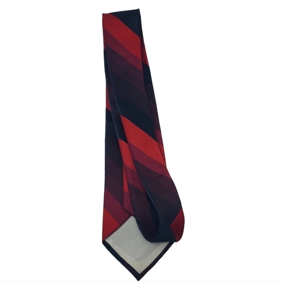 Oscar de la Renta | Men's Red and Blue Ombre Diagonal Striped Tie (One Size) - Picture 12 of 13